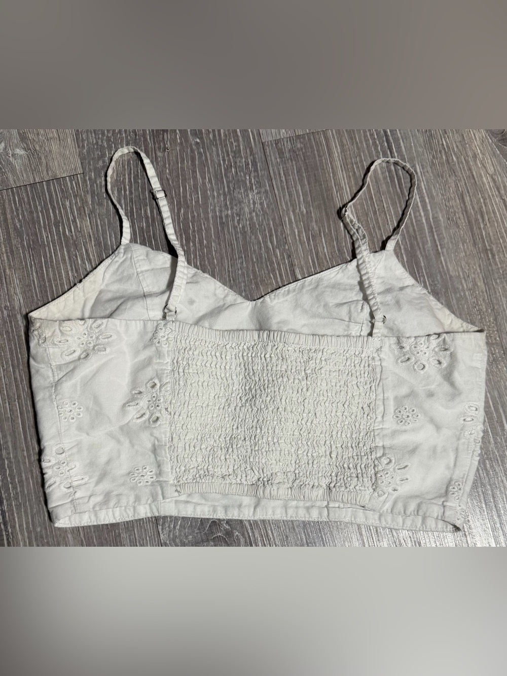 White Floral Eyelet Cropped Cami Top - Size M - Picture 4 of 8
